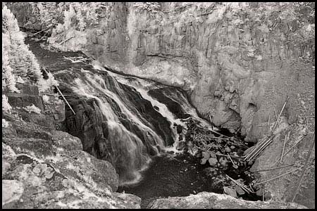 070809-7388-ir-waterfall