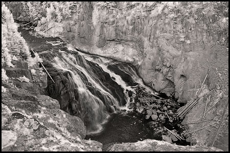 070809-7388-ir-waterfall